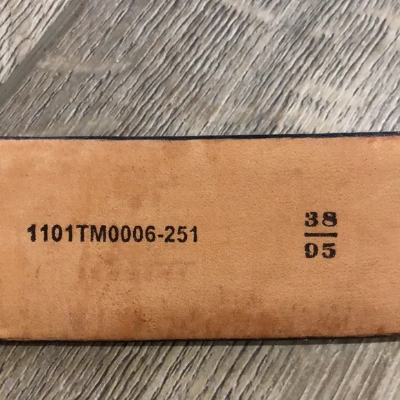 TOMMY BAHAMA Genuine Italian Leather Belt - Picture 5 of 11